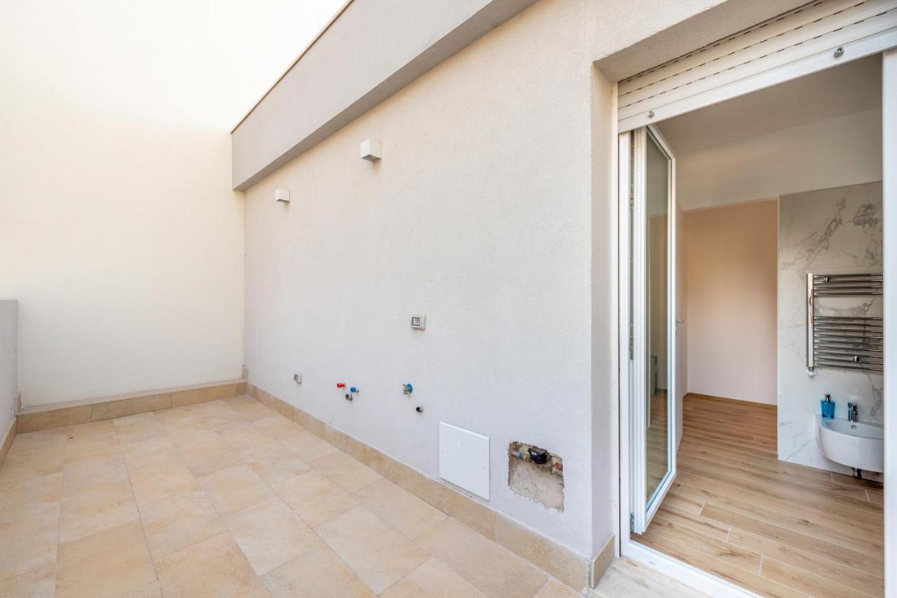 Waterfront Apartment With Seaview Balcony Bari Exterior foto